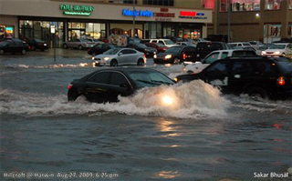 Illustration for article titled Turn Around Don't Drown: Houston Street Flooding Mega-Gallery